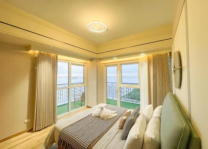 Modern Luxury 4br Bay Beside Okada